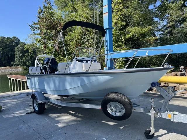 Slide: The Image of Boston Whaler 170 Montauk 2026 - 25