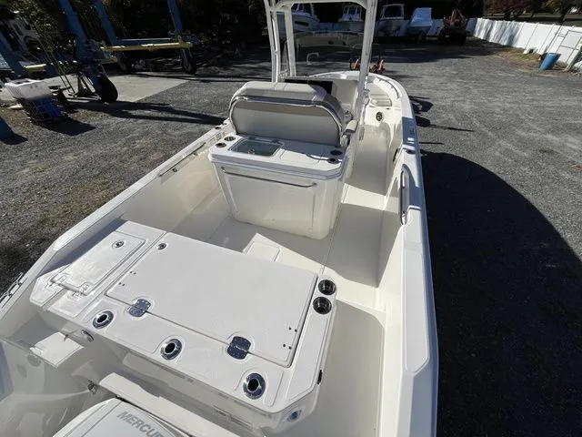 Slide: The Image of Boston Whaler 280 Dauntless 2026 - 13