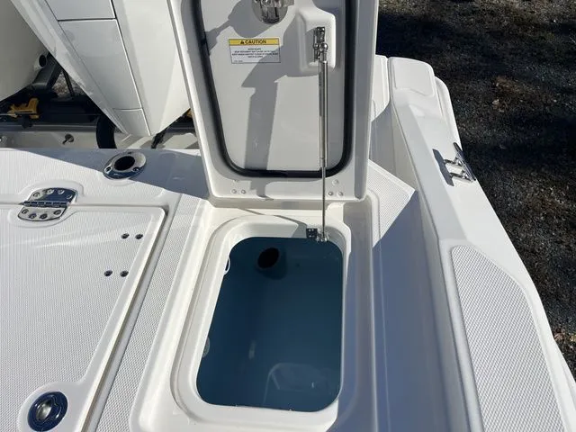 Slide: The Image of Boston Whaler 280 Dauntless 2026 - 20