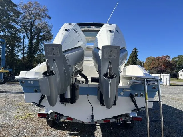 Slide: The Image of Boston Whaler 280 Dauntless 2026 - 30