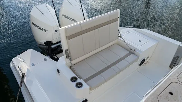 Slide: The Image of Boston Whaler 280 Dauntless 2026 - 8