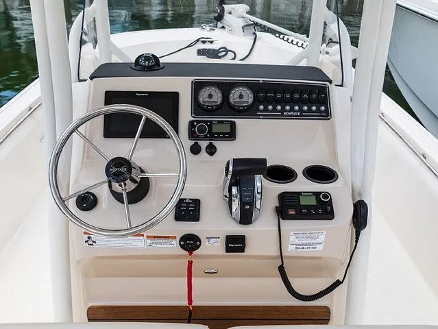 Slide: The Image of Boston Whaler 210 Montauk 2026 - 3