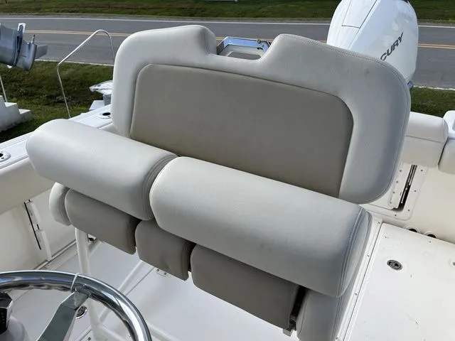Slide: The Image of Boston Whaler 230 Outrage 2024 - 10