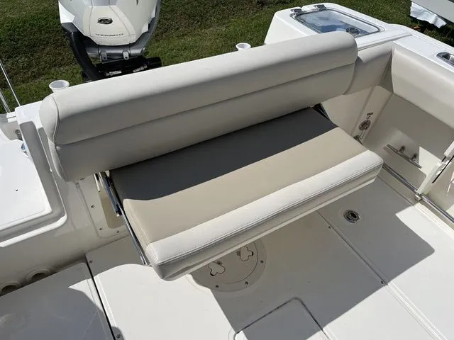 Slide: The Image of Boston Whaler 230 Outrage 2024 - 17