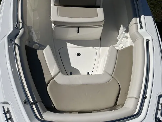 Slide: The Image of Boston Whaler 230 Outrage 2024 - 21