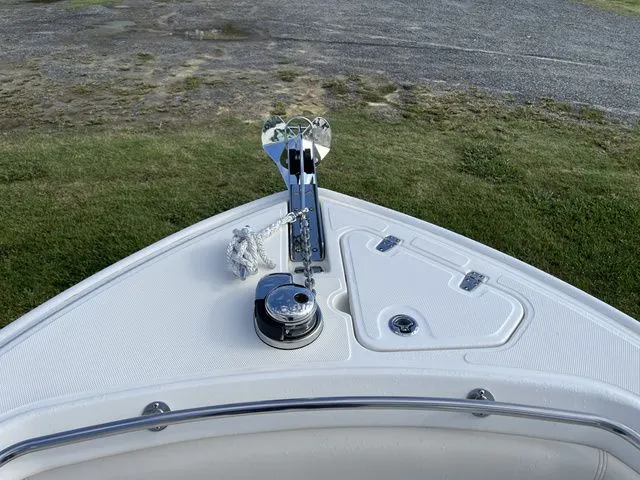 Slide: The Image of Boston Whaler 230 Outrage 2024 - 23