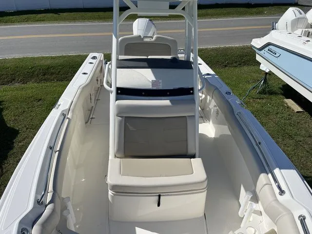 Slide: The Image of Boston Whaler 230 Outrage 2024 - 24
