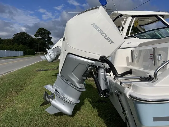 Slide: The Image of Boston Whaler 230 Outrage 2024 - 3