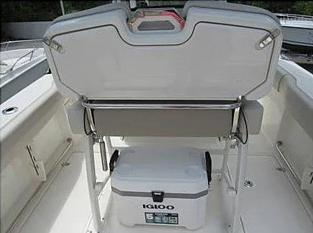 Slide: The Image of Boston Whaler 230 Outrage 2024 - 30