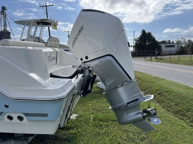Slide: The Image of Boston Whaler 230 Outrage 2024 - 32