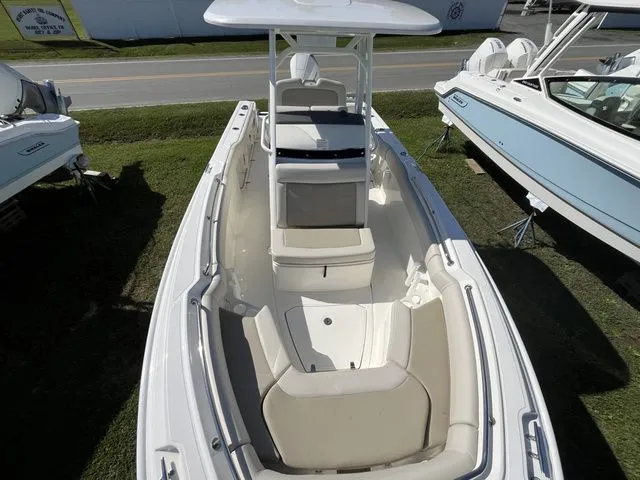 Slide: The Image of Boston Whaler 230 Outrage 2024 - 4