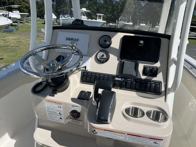 Slide: The Image of Boston Whaler 230 Outrage 2024 - 5