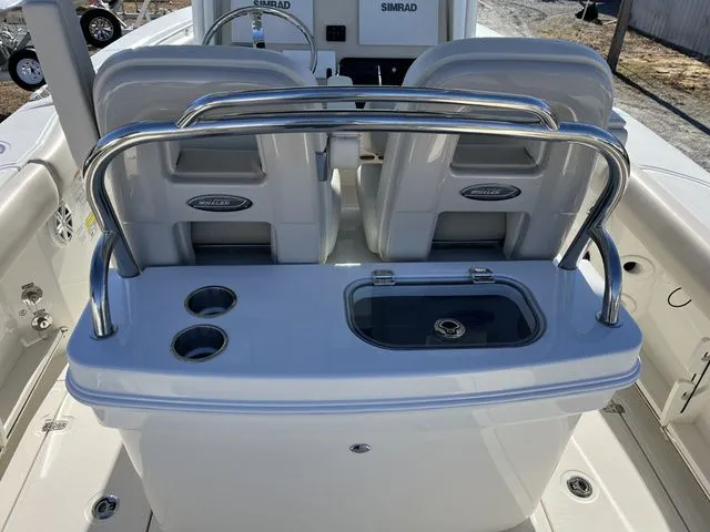 Slide: The Image of Boston Whaler 250 Outrage 2025 - 14