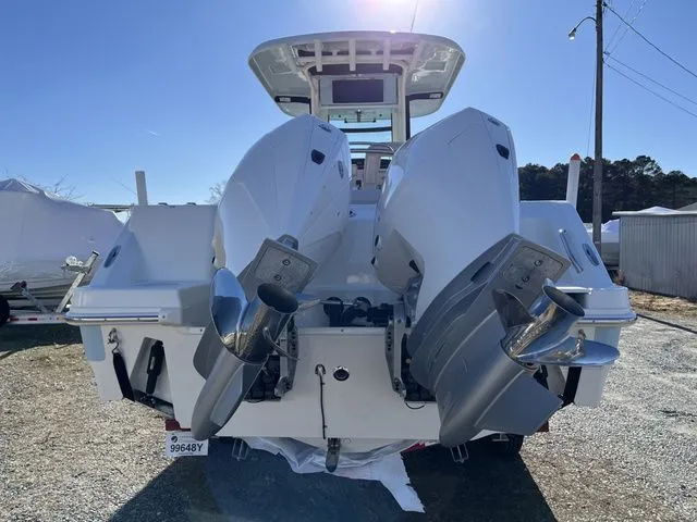 Slide: The Image of Boston Whaler 250 Outrage 2025 - 6