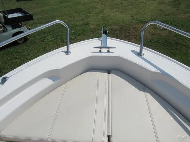 Slide: The Image of Boston Whaler 220 Dauntless 2023 - 29
