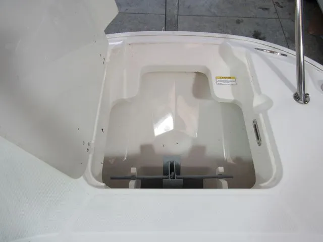 Slide: The Image of Boston Whaler 270 Dauntless 2019 - 12