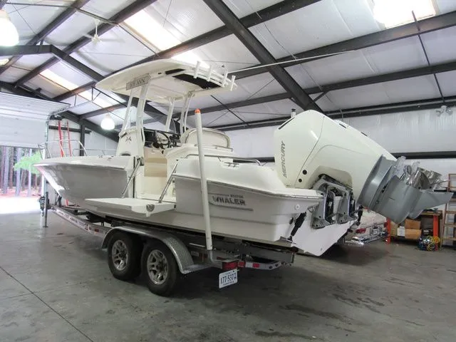 Slide: The Image of Boston Whaler 270 Dauntless 2019 - 20