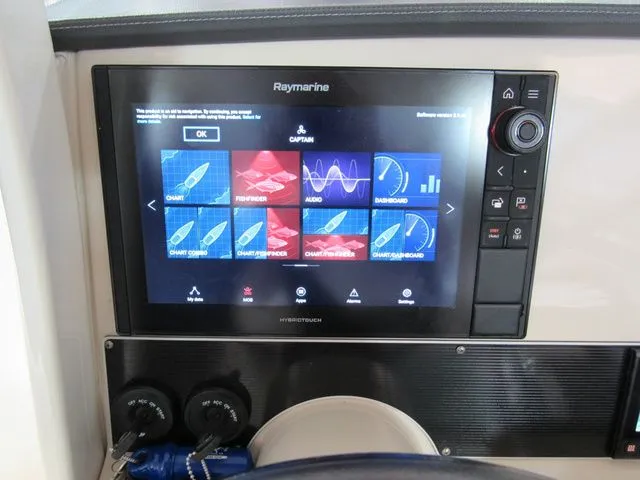 Slide: The Image of Boston Whaler 270 Dauntless 2019 - 3