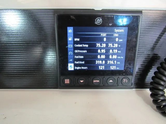 Slide: The Image of Boston Whaler 270 Dauntless 2019 - 4