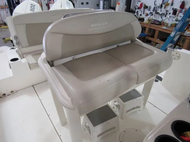 Slide: The Image of Boston Whaler 270 Dauntless 2019 - 7