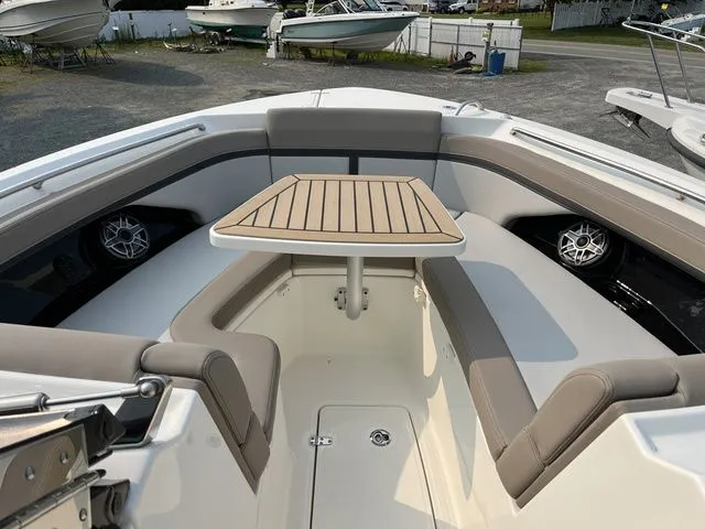 Slide: The Image of Boston Whaler 330 Vantage 2025 - 12