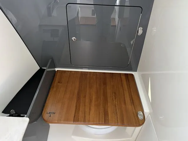 Slide: The Image of Boston Whaler 330 Vantage 2025 - 16