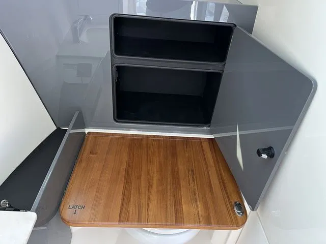 Slide: The Image of Boston Whaler 330 Vantage 2025 - 17