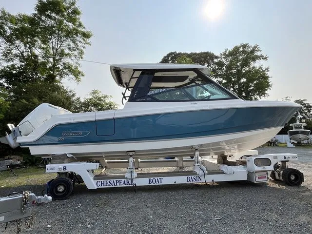 Slide: The Image of Boston Whaler 330 Vantage 2025 - 41