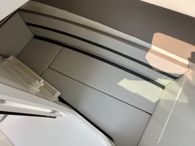 Slide: The Image of Boston Whaler 330 Vantage 2025 - 9