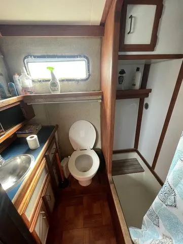 Slide: The Image of Carver 3607 Aft Cabin Motoryacht 1986 - 21