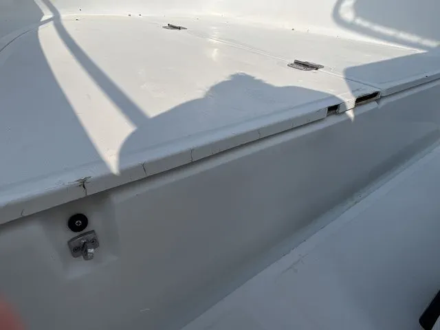 Slide: The Image of Boston Whaler 24 Outrage 1997 - 11