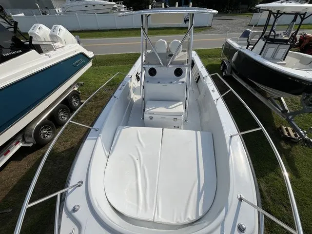 Slide: The Image of Boston Whaler 24 Outrage 1997 - 5