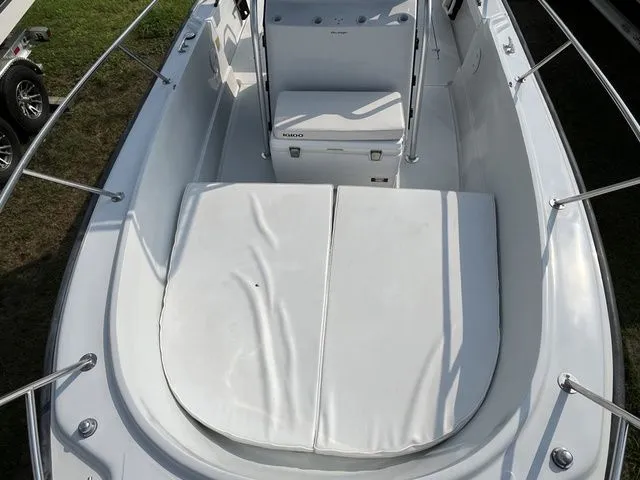 Slide: The Image of Boston Whaler 24 Outrage 1997 - 6