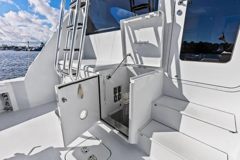 Slide: The Image of 2003 Hatteras 65 Convertible - 10