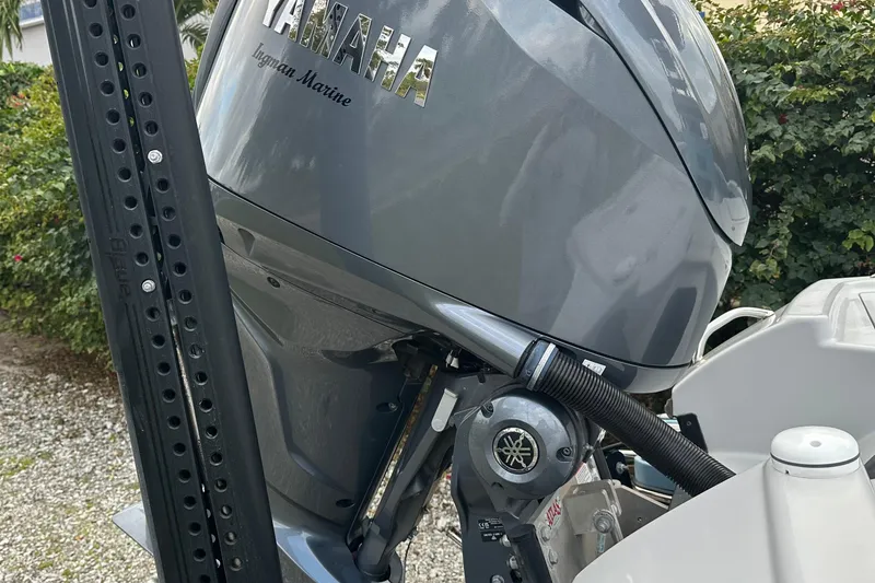 Slide: The Image of Yamaha outboard motor on 2023 Pathfinder 2500 Hybrid boat, side view. - 3