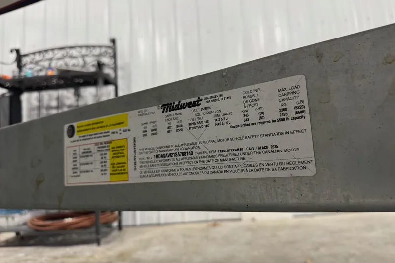 Slide: The Image of Label on a Midwest trailer, associated with a 2025 Yamaha Boats 252SE. - 22