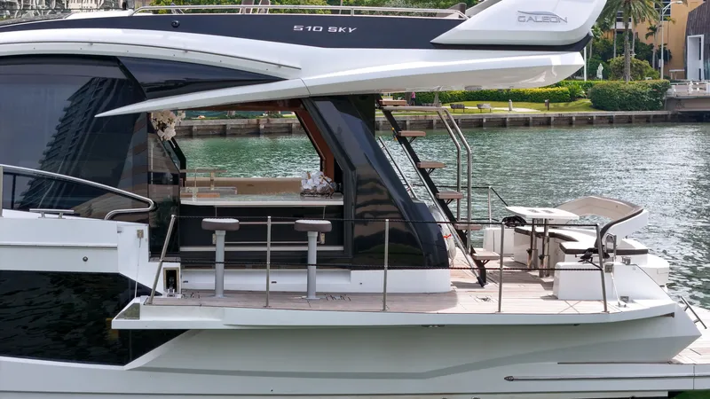 Slide: The Image of Luxury yacht Galeon 510 Sky 2020 by the water, modern design. - 34