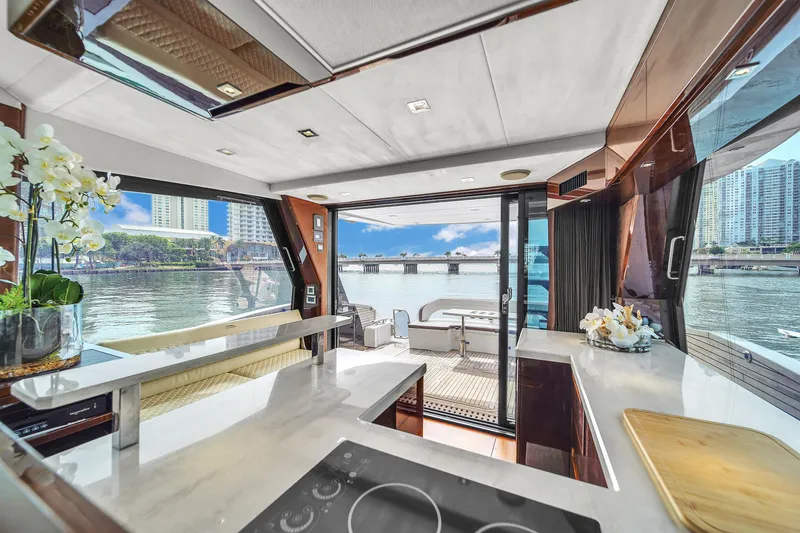 Slide: The Image of Galeon 510 Sky 2020 - 85