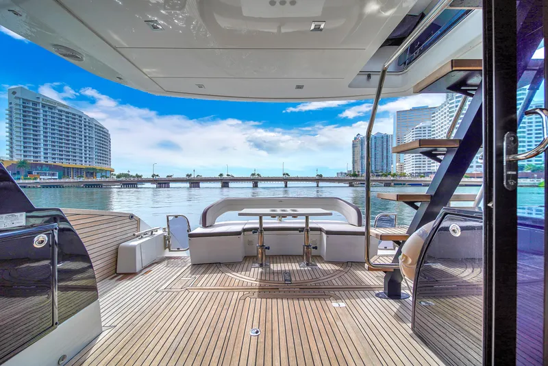 Slide: The Image of Galeon 510 Sky 2020 - 86