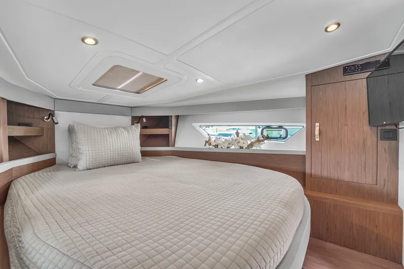 Slide: The Image of Beneteau Gran Turismo 40 - 26