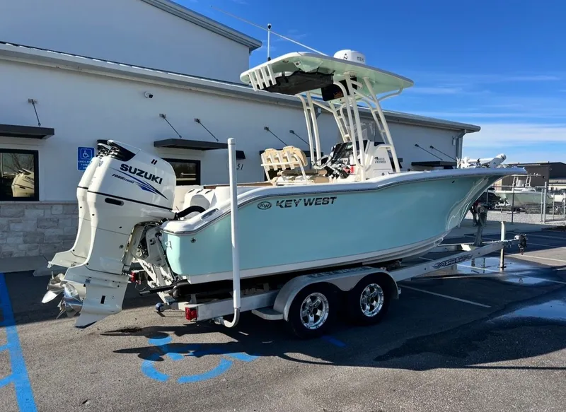Slide: The Image of Key West 244 Center Console 2016 - 6