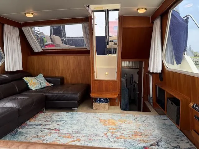 Slide: The Image of Tollycraft 40 Sun Deck 1985 - 13