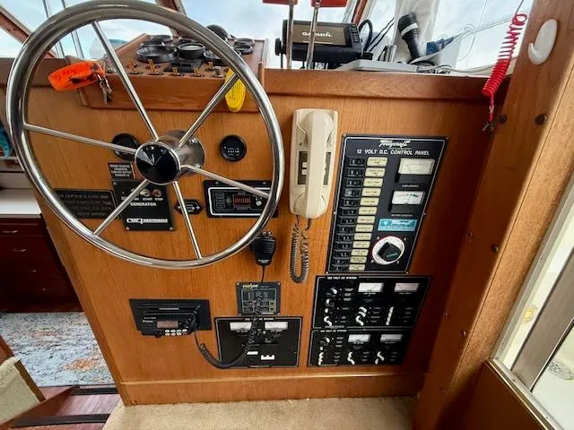 Slide: The Image of Tollycraft 40 Sun Deck 1985 - 18