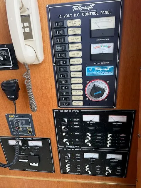 Slide: The Image of Tollycraft 40 Sun Deck 1985 - 21