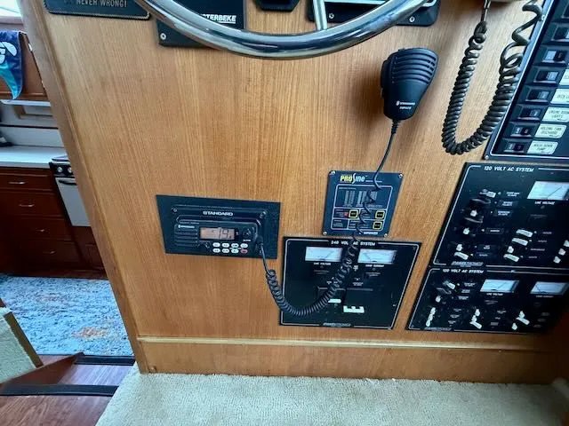 Slide: The Image of Tollycraft 40 Sun Deck 1985 - 22