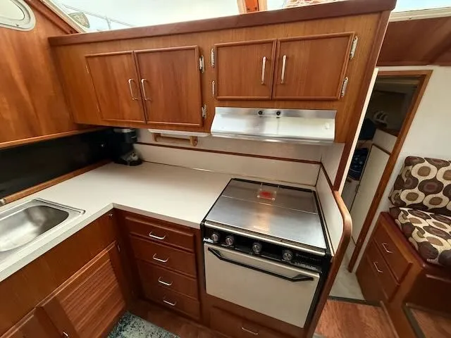 Slide: The Image of Tollycraft 40 Sun Deck 1985 - 25