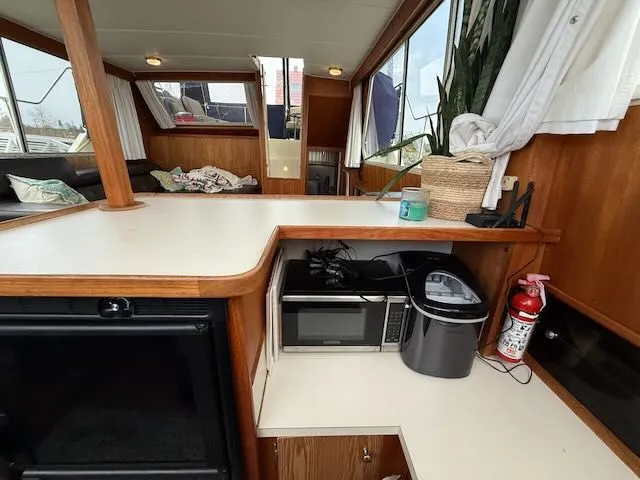 Slide: The Image of Tollycraft 40 Sun Deck 1985 - 28