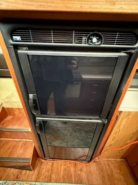 Slide: The Image of Tollycraft 40 Sun Deck 1985 - 29