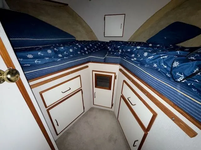 Slide: The Image of Tollycraft 40 Sun Deck 1985 - 35