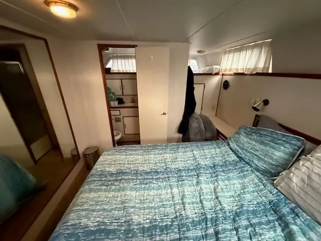 Slide: The Image of Tollycraft 40 Sun Deck 1985 - 38